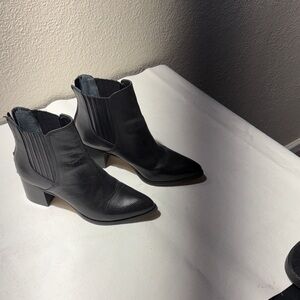 Halogen Black Leather Ankle Booties